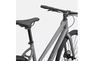 Sirrus X 3.0 step-through